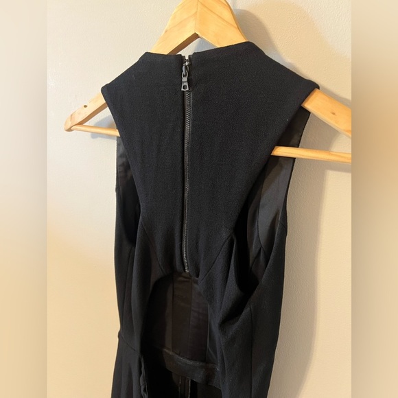 Alice + Olivia Open Back V Neck Mini Dress Black Size 4 - Picture 5 of 6
